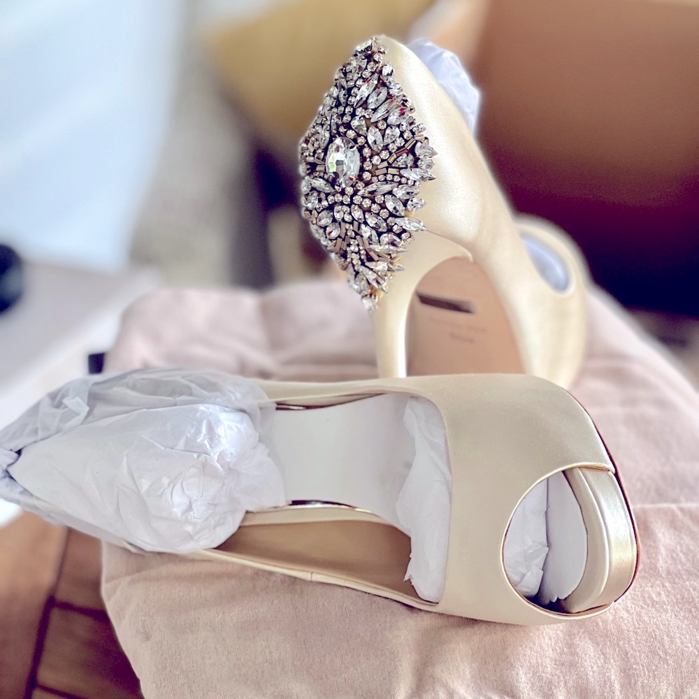 Badgley Mischka Kiara Embellished Evening Pumps - 8.5